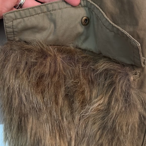 Anthropologie jacket with fur - Picture 6 of 9